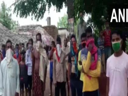 Jharkhand palamu districts goons took out 50 Dalit musahar families living for 4 decades out of the village police registered case | झारखंड: दबंगों ने 4 दशक से रह रहे 50 दलित परिवारों को गांव से निकाला बाहर, पुलिस ने लिया यह एक्शन