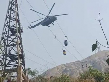 Jharkhand Ropeway Accident Cable Car Rescue 46 rescued, 3 dead in 42-hour-long High court orders inquiry see video | Jharkhand Ropeway Accident: त्रिकूट पहाड़ रोपवे हादसे में फंसे सभी 46 लोगों को निकाला, तीन की मौत, हाईकोर्ट ने लिया संज्ञान 