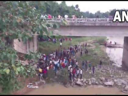 Jharkhand Bus going Giridih to Ranchi falls river 7 killed, 13 injured, 50 passengers were on board PM Modi Expressed Grief | झारखंड: गिरिडीह से रांची जा रही बस नदी में गिरी, 7 की मौत, 13 घायल, 50 यात्री सवार थे, पीएम ने ट्वीट किया