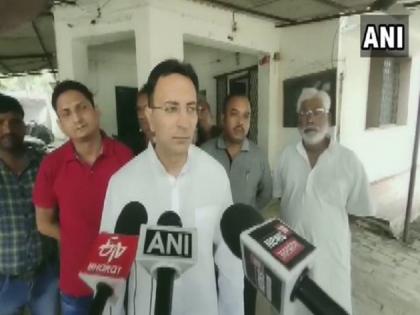 chinmayanand rape case Jitin Prasada under custody in Shahjahnpur, Congress denied of nyay yatra | चिन्मयानंद रेप केस: शाहजहांपुर में कांग्रेस को नहीं मिली 'न्याय यात्रा' की इजाजत, धारा 144 लागू, जितिन प्रसाद भी हिरासत में