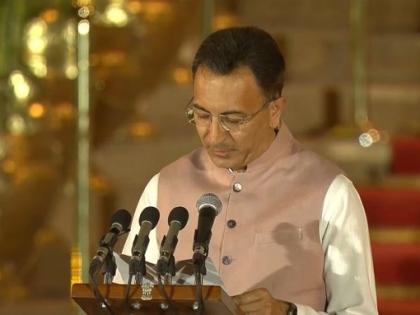 Modi Cabinet 3-0 BJP leader Jitin Prasada sworn-in as Union Minister in the Prime Minister Narendra Modi-led NDA government | Modi Cabinet 3.0: दस साल बाद फिर केंद्र में मंत्री बने जितिन प्रसाद, राहुल गांधी के दोस्त रहे... Modi Cabinet 3-0 BJP leader Jitin Prasada sworn-in as Union Minister in the Prime Minister Narendra Modi-led NDA government | Modi Cabinet 3.0: दस साल बाद फिर केंद्र में मंत्री बने जितिन प्रसाद, राहुल गांधी के दोस्त रहे...