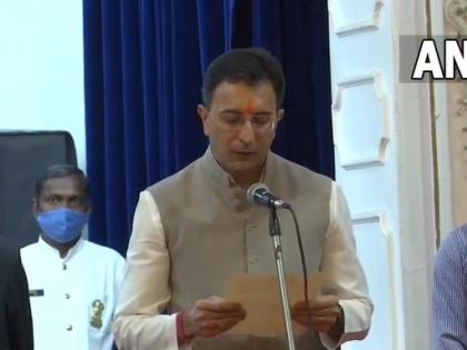 UP Cabinet Expansion Jitin Prasada joined BJP takes oath minister Uttar Pradesh Govt | योगी सरकार का मंत्रिमंडल विस्तारः यूपीए सरकार में मंत्री रहे जितिन प्रसाद सहित 7 बने मंत्री, यहां देखिए सूची UP Cabinet Expansion Jitin Prasada joined BJP takes oath minister Uttar Pradesh Govt | योगी सरकार का मंत्रिमंडल विस्तारः यूपीए सरकार में मंत्री रहे जितिन प्रसाद सहित 7 बने मंत्री, यहां देखिए सूची