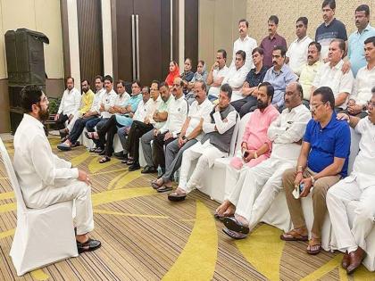 Maharashtra Political Crisis Rebel camp to urge Guv to call session and ask CM Uddhav Thackeray to prove majority | महाराष्ट्र राजनीतिक संकट: विद्रोही खेमा राज्यपाल से सत्र बुलाने और सीएम उद्धव ठाकरे से बहुमत साबित करने का आग्रह करेगी