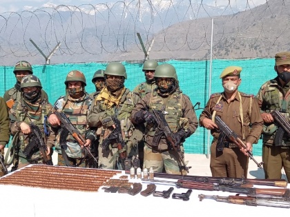 indian army Reasi AK 47 rifle two Chinese pistols and four UBGL grenades recovered jammu kashmir police  | अब रियासी में पकड़ा गया हथियारों का जखीरा, एके 47 राइफल, दो चीनी पिस्तौल और चार यूबीजीएल ग्रेनेड बरामद