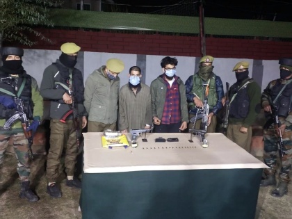 Jammu and Kashmir Two hybrid terrorists Lashkar-e-Taiba arrested pistol, magazine and IED recovered | जम्मू-कश्मीरः लश्करे तैयबा के दो हाइब्रिड आतंकी अरेस्ट, पिस्टल, मैगजीन और आईईडी बरामद