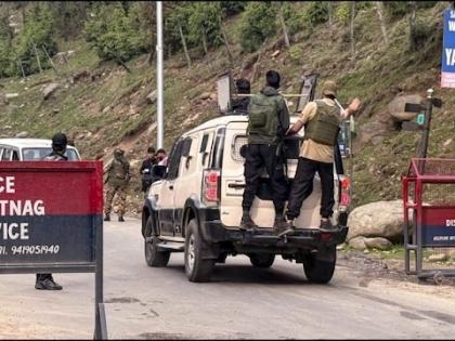 Kashmir Pahalgam Terror Attack Live Updates Leaves 28 Dead Trump, Putin Extend Solidarity TRF took responsibility for the attack see video | Pahalgam Terror Attack: 28 की मौत, ट्रंप-पुतिन ने कहा-पीड़ितों के साथ, टीआरएफ ने ली हमले की जिम्मेदारी!, आपातकालीन हेल्पलाइन नंबर जारी, देखें वीडियो Kashmir Pahalgam Terror Attack Live Updates Leaves 28 Dead Trump, Putin Extend Solidarity TRF took responsibility for the attack see video | Pahalgam Terror Attack: 28 की मौत, ट्रंप-पुतिन ने कहा-पीड़ितों के साथ, टीआरएफ ने ली हमले की जिम्मेदारी!, आपातकालीन हेल्पलाइन नंबर जारी, देखें वीडियो