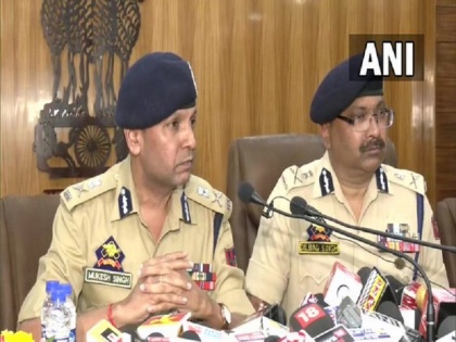 Jammu: Accused of sticky bomb blast in Udhampur arrested, five sticky bombs recovered | जम्मू: उधमपुर में स्टिकी बम धमाके का आरोपी पकड़ा गया, पांच स्टिकी बम भी हुए बरामद