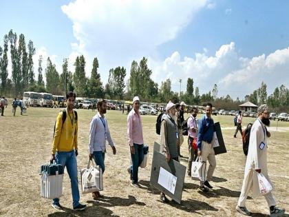 J&K Assembly Polls 2024: Second phase of voting on September 25, more than 25.78 lakh voters will decide the fate of 239 candidates | J&K Assembly Polls 2024: 25 सितम्बर को दूसरे चरण का मतदान, 25.78 लाख से अधिक मतदाता करेंगे 239 उम्मीदवारों के भाग्य का फैसला J&K Assembly Polls 2024: Second phase of voting on September 25, more than 25.78 lakh voters will decide the fate of 239 candidates | J&K Assembly Polls 2024: 25 सितम्बर को दूसरे चरण का मतदान, 25.78 लाख से अधिक मतदाता करेंगे 239 उम्मीदवारों के भाग्य का फैसला