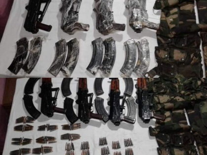 Jammu and Kashmir 4 terrorists in two separate encounters four AK 47 rifles eight magazines recovered | Jammu and Kashmir: दो अलग-अलग एनकाउंटर में 4 आतंकी ढेर, चार एके 47 राइफल, आठ मैगजीन बरामद