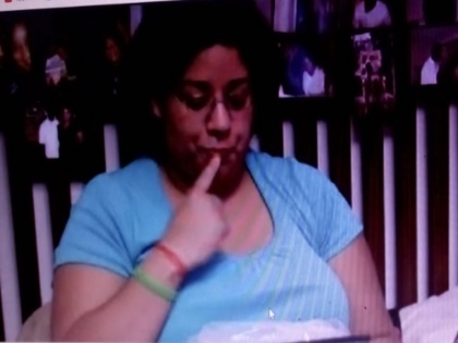 shocking woman eats her dead husbands ashes says she cant stop watch | गजब : महिला अपने मृत पति की खाती है राख, कहा- वह इसे रोक नहीं सकती