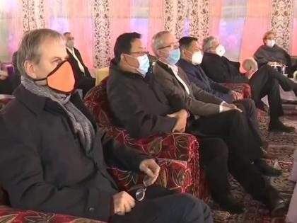 jammu Foreign envoys arrive in Srinagar on a two-day visit to UT | जम्मू: हालात का जायजा लेने श्रीनगर पहुंचा 24 देशों के राजदूतों का प्रतिनिधिमंडल