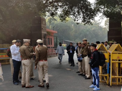 JNU protest updates: Security bumped outside university ahead of students' march to Rashtrapati Bhavan | JNU फीस वृद्धि मामला: आज छात्र राष्ट्रपति भवन तक करेंगे मार्च, यूनिवर्सिटी के बाहर सुरक्षा बल तैनात