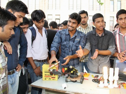 Modi government claims 4 lakhs engineering students gets jobs through campus placement | मोदी सरकार का दावा, कैम्पस प्लेसमेंट के जरिए इंजीनियरिंग के 4 लाख से अधिक छात्रों को मिली नौकरियां