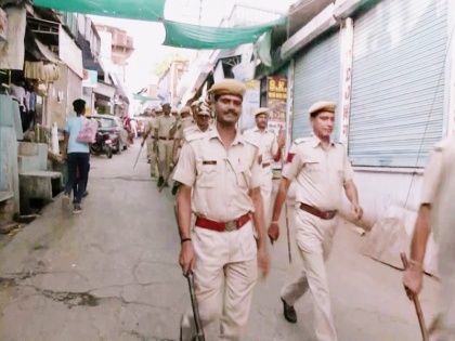 Jodhpur violence 97 people arrested Curfew in 10 police station 1000 policemen posted mobile internet service stopped Rajasthan Minister Rajendra Yadav  | जोधपुरः 10 थाना क्षेत्रों में कर्फ्यू, उपद्रव में 97 लोग अरेस्ट, 1000 पुलिसकर्मी तैनात, मोबाइल इंटरनेट सेवा बंद, जानें पूरा मामला