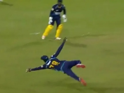 CPL 2019: Jonathan Carter brilliant one-handed catch to dismiss Darren Sammy leaves everyone stunned, Watch | Video: इस विंडीज खिलाड़ी ने हवा में उछलते हुए एक हाथ से पकड़ा ऐसा 'लाजवाब' कैच, फैंस रह गए हैरान!