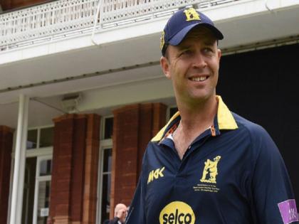 warwickshire clup player jonathan trott to retire at the end of county season | दक्षिण अफ्रीका में जन्मा पर इंग्लैंड के लिए खेला क्रिकेट, अब कर दी संन्यास की घोषणा