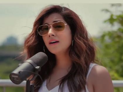 jonita gandhi reveals she was rejected from singing show Canadian Idol says felt little hurt | सिंगिग रिएलिटी शो में रिजेक्ट होने पर खुद का शुरू किया चैनल, आज इस मुकाम पर है ये सिंगर