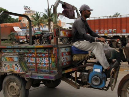 Take urgent action against vehicles known as 'Jugaad': High Court | ‘जुगाड़’ नाम से चर्चित वाहनों के खिलाफ जरूरी कार्रवाई कीजिएः हाईकोर्ट