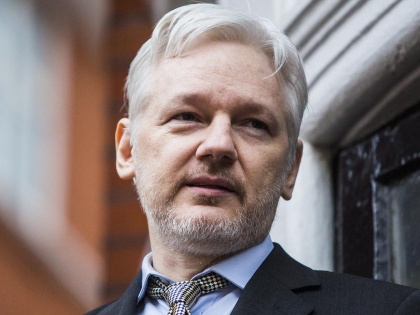 WikiLeaks founder Julian Assange appears in U.K. court to fight extradition to U.S. | विकिलीक्स के जूलियन असांजे ब्रिटेन की अदालत में अपने प्रत्यर्पण के मामले में हुए पेश, कोरोना के चलते हुई थी देरी