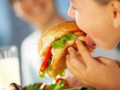 Healthy diet: FSSAI bans sales, ads of junk foods in school canteens, within 50 metres of campus | Healthy diet: स्कूल परिसर के 50 मीटर दायरे, कैंटीन में नहीं बिक सकेंगे जंक फूड, FSSAI ने लगाई पाबंदी