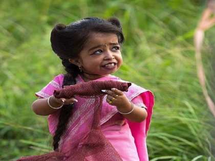 The world's smallest woman Jyoti Amge's house was stolen | दुनिया की सबसे छोटी महिला ज्योति आम्गे के घर पर हुई चोरी, अमेरिका में था पूरा परिवार