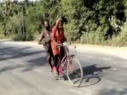 Ravi Shankar Prasad asks kiren Rijiju for help of girl who takes father 1200 kilometers by bicycle | पिता को साइकिल से 1200 किलोमीटर ले जाने वाली ज्योति कुमारी के लिए केंद्रीय मंत्री रविशंकर की सिफारिश- साइक्लिस्ट की ट्रेनिंग दी जाए