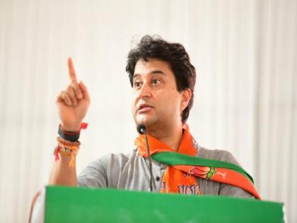 Jyotiraditya Scindia Attack congress kamalnath Digvijay Singh | कांग्रेस पर बरसे सिंधिया, 'मैं कमलनाथ-दिग्विजय की तरह नहीं, जो सिर्फ जेब की फिक्र करे, राम मंदिर के विरोधियों को...'
