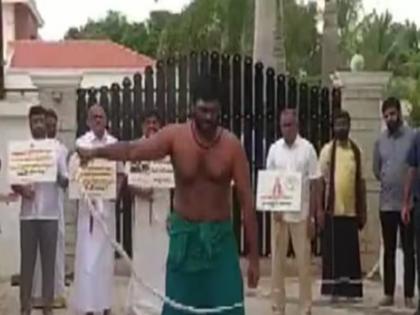 Tamil Nadu BJP's Annamalai whips himself seeking justice in Anna University sexual assault case | Viral VIDEO: तमिलनाडु भाजपा अध्यक्ष के अन्नामलाई वीडियो में अर्धनग्न होकर क्यों मार रहे हैं खुद को कोड़े Tamil Nadu BJP's Annamalai whips himself seeking justice in Anna University sexual assault case | Viral VIDEO: तमिलनाडु भाजपा अध्यक्ष के अन्नामलाई वीडियो में अर्धनग्न होकर क्यों मार रहे हैं खुद को कोड़े