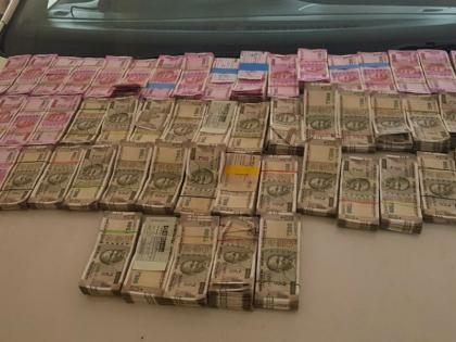 Karnataka: Cash and illegal liquor seized during election campaign | कर्नाटक में चुनाव प्रचार के दौरान करोड़ों की नकदी और अवैध शराब जब्त Karnataka: Cash and illegal liquor seized during election campaign | कर्नाटक में चुनाव प्रचार के दौरान करोड़ों की नकदी और अवैध शराब जब्त