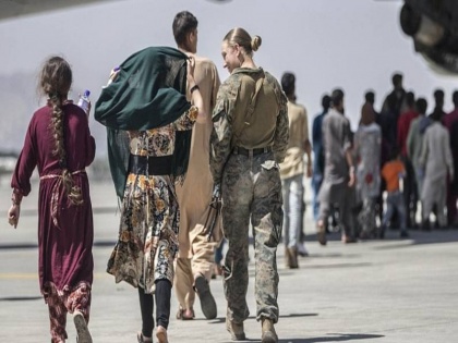US warns of attack near Kabul airport again asks its citizens to leave the airport area | काबुल हवाई अड्डे पर फिर आतंकी हमले की आशंका, अमेरिका ने किया आगाह, अपने नागरिकों को एयरपोर्ट इलाका छोड़ने को कहा