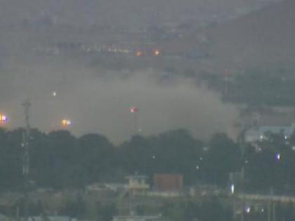 ​​​​​​​Fidayeen attack outside Kabul airport several feared injured Abbey Gate of the airport | काबुल हवाई अड्डे पर बड़ा धमाका, विस्फोट और गोलीबारी से थर्राया अफगानिस्तान, हमलावर ने खुद को उड़ाया