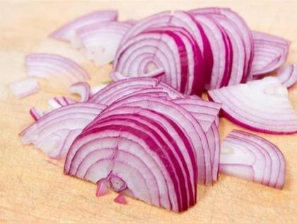 benefits of eating onion in summer | गर्मियों में कच्चे प्याज खाने के होते है ये 5 अचूक फायदे
