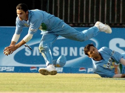 Mohammad Kaif Shares Video Of His Incredible Catch vs Pakistan in 2004 | मोहम्मद कैफ ने शेयर किया पाकिस्तान के खिलाफ 2004 में कराची वनडे में लिए अविश्वसनीय कैच का वीडियो, लिखा 'सॉरी बदानी भाई'