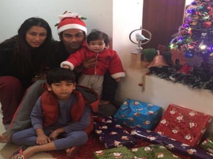 Mohammad Kaif Trolled For Christmas Celebration Photo With Family | मोहम्मद कैफ ने लोगों को दी क्रिसमस की बधाई, जानिए क्या आया सोशल मीडिया यूजर्स का जवाब