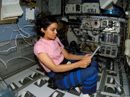 Kalpana Chawla 15th Death anniversary: Columbia Space shuttle disaster story | धरती से सिर्फ 16 मिनट की दूरी पर था कल्पना चावला का अंतरिक्ष यान और सबकुछ बिखर गया!