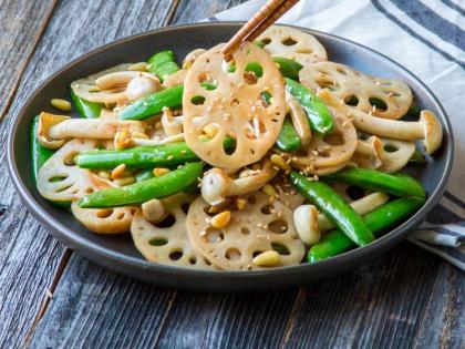 Healthy diet tips : health benefits of Lotus Root or Kamal Kakdi Benefits for anemia, weight loss, cancer, bones problems | करेले से ज्यादा पावरफुल है ये सब्जी, कुछ दिन खाने से ही दूर हो सकते हैं खून की कमी, पेशाब और हड्डियों के रोग Healthy diet tips : health benefits of Lotus Root or Kamal Kakdi Benefits for anemia, weight loss, cancer, bones problems | करेले से ज्यादा पावरफुल है ये सब्जी, कुछ दिन खाने से ही दूर हो सकते हैं खून की कमी, पेशाब और हड्डियों के रोग