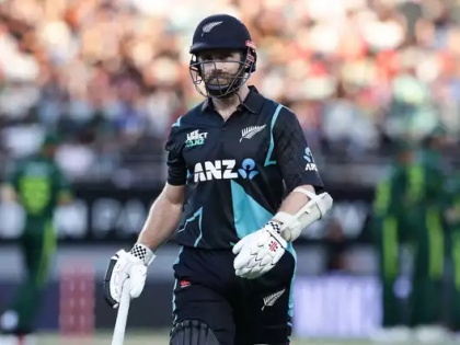 New Zealand vs Pakistan NZ captain Kane Williamson afflicted hamstring injury miss T20I series against Pakistan ruled out remaining matches five-match series bowler abbas afridi out | New Zealand vs Pakistan: न्यूजीलैंड और पाकिस्तान को बड़ा झटका, सीरीज से बाहर हुए कप्तान और तेज गेंदबाज, आखिर कारण