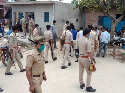 kanpur Encounter update village power cut vikas dubey plan to set fire of police dead bodies need to know | कानपुर कांड: पुलिस रेड से पहले काटी गई विकास दुबे के गांव की बिजली, सिपाहियों के शवों के साथ 'क्रूरता' का बनाया था प्लान