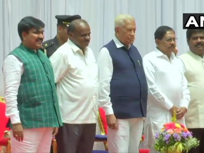 Karnataka:R Shankar & H Nagesh take oath as state cabinet ministers at Rajbhavan Bengaluru | कर्नाटक: कुमारस्वामी की सरकार ने मंत्रिमंडल का किया विस्तार, दो विधायकों ने ली मंत्री पद की शपथ