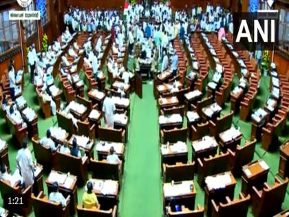 Karnataka: Assembly passes bill giving 4 percent reservation to Muslims in public contracts | Karnataka: विधानसभा ने सार्वजनिक ठेकों में मुसलमानों को 4 प्रतिशत आरक्षण देने वाला विधेयक पारित, बीजेपी के 18 विधायक भी निलंबित