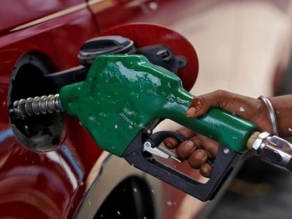 Karnataka congress sarkar Petrol by 3 Rs Diesel by 3-5 Rs Price hikes litre Bengaluru petrol selling Rs 99-84 per litre diesel selling Rs 85-93 per litre before hike | Karnataka Petrol-Diesel Price hikes: कर्नाटक में कांग्रेस सरकार ने दिया झटका, आज से पेट्रोल और डीजल महंगा, जानें रेट लिस्ट Karnataka congress sarkar Petrol by 3 Rs Diesel by 3-5 Rs Price hikes litre Bengaluru petrol selling Rs 99-84 per litre diesel selling Rs 85-93 per litre before hike | Karnataka Petrol-Diesel Price hikes: कर्नाटक में कांग्रेस सरकार ने दिया झटका, आज से पेट्रोल और डीजल महंगा, जानें रेट लिस्ट