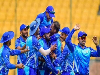 Syed Mushtaq Ali Trophy: Karnataka beat Tamil Nadu by 1-run in final to lift trophy | सैयद मुश्ताक अली ट्रॉफी: कर्नाटक की आखिरी ओवर में तमिलनाडु पर 1 रन से रोमांचक जीत, खिताब पर जमाया कब्जा