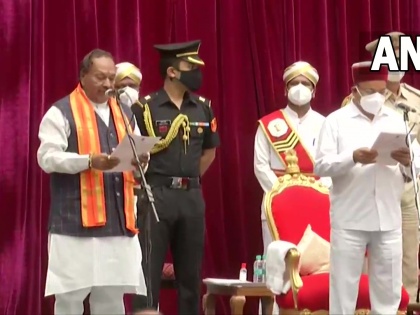 cm Basavaraj Bommai New ministers’ swearing-in ceremony 29 MLAs take oath no deputy CM Karnataka Bengaluru  | कर्नाटक में मंत्रिमंडल विस्तारः 29 मंत्री शामिल, येदियुरप्पा के छोटे बेटे को जगह नहीं, देखें लिस्ट