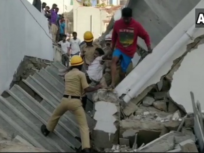 Karnataka: Building on Kasuvanahalli's Sarjapur road collapses, People suspected to be trapped | कर्नाटक: कसुवानाहल्ली में बड़ा हादसा, इमारत गिरी, कई लोगों के दबे होने की आशंका