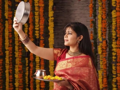 Karwa Chauth rituals for unmarried girls vrat vidhi rule to keep karwa chauth fast for girl boyfriend in hindi | Karwa Chauth 2019: क्या अपने बॉयफ्रेंड/प्रेमी के लिए रख सकती हैं करवाचौथ का व्रत? जानिए क्या कहते हैं ज्योतिष