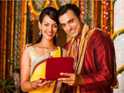 Karva Chauth 2019 Gift idea: Karva Chauth Gift For Wife, Gift idea for women | करवा चौथ पर पत्नी को खास स्पेशल गिफ्ट देकर करें सरप्राइज, क्या देना है, आइडिया यहां से लें