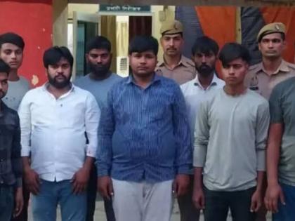Kasganj gang rape case Main accused Yogesh arrested encounter pistol 2 cartridges 2 shells, motorcycle number plate earrings looted victim recovered | कासगंज सामूहिक दुष्कर्म केसः मुठभेड़ के बाद मुख्य आरोपी योगेश अरेस्ट?, तमंचा, दो कारतूस और दो खोखे, बिना नंबर प्लेट की मोटरसाइकिल और पीड़िता से लूटी गई कान की बालियां बरामद