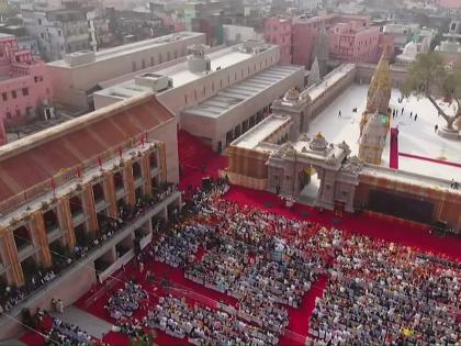 Kashi Vishwanath Corridor Inauguration 3000 square feet 5 lakh square feet 50000 to 75000 devotees temple PM Modi at Varanasi | Kashi Vishwanath Corridor Inauguration: एक साथ 50 से 75 हजार श्रद्धालु आ सकते हैं, पीएम मोदी बोले-भारत को निर्णायक दिशा मिलेगी, जानें सबकुछ