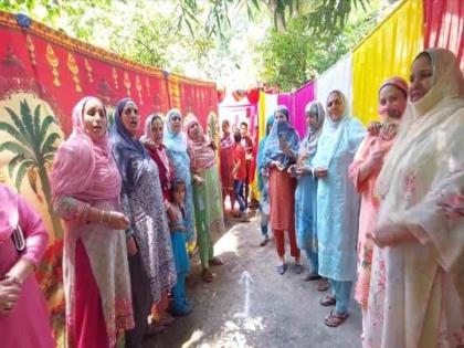Jammu and Kashmir: Border villages devastated by Pak shelling celebrate peace with weddings and festivities | Jammu and Kashmir: पाक गोलाबारी से तबाह हुए सीमावर्ती गांवों में शादियों और उत्सवों के साथ शांति का जश्न Jammu and Kashmir: Border villages devastated by Pak shelling celebrate peace with weddings and festivities | Jammu and Kashmir: पाक गोलाबारी से तबाह हुए सीमावर्ती गांवों में शादियों और उत्सवों के साथ शांति का जश्न