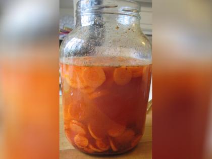 Holi Festival Celebration Recipes in Hindi: कवास को आप कुछ दिन पहले से बनाकर रख सकते हैं। ये काफी दिनों तक सुरक्षित रहेंगी।  | इस होली ठंडाई को कहिए ना और बनाइए 1954 की स्पेशल ड्रिंक "कवास"